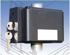 Lock rod handle isolator